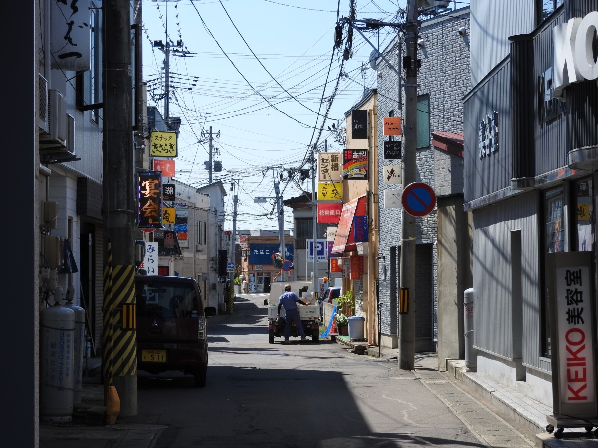 本町～川端町の通り
